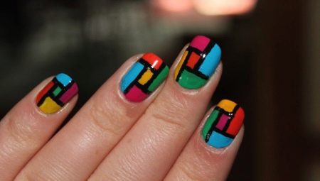 All about the drawings on the nails with acrylic paints