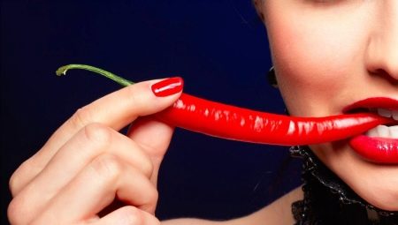 Make a mask for nails with red pepper