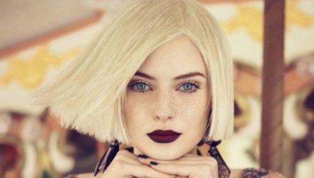 What colors of lipstick are suitable for blondes?