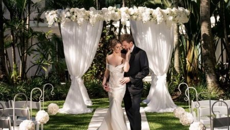 Features wedding decoration