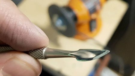 Features sharpening manicure tools