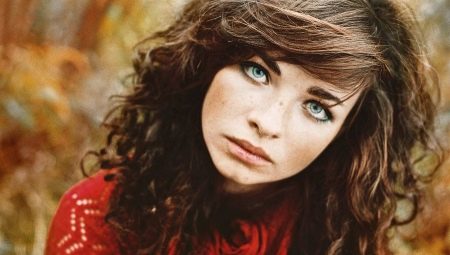 How to make a bang if you have curly hair?