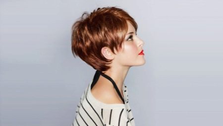 Short bob with bangs: features and varieties