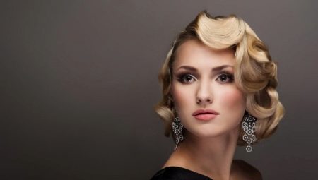 Evening hairstyles on the car