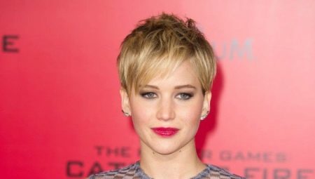 Balayazh for short hair: how to choose the right colors and dye properly?