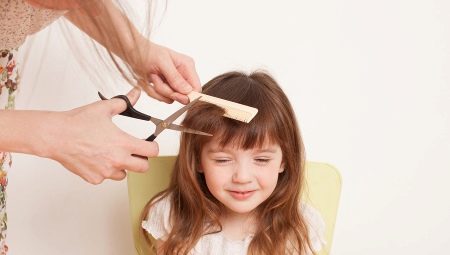 How to cut a bang for a child?
