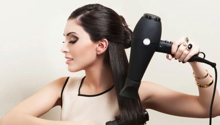 How to straighten hair with a hairdryer?