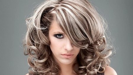 Highlights on medium hair