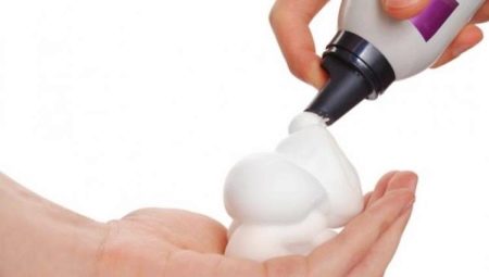 Hair styling foam: how to choose and use?