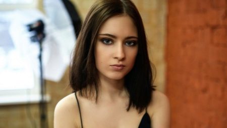 Long caret without bangs: types and ways of laying