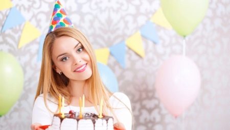 What to give a girl for 19 years?