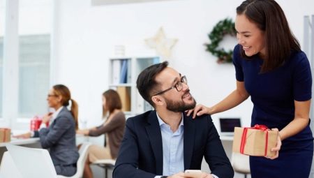 What to give to colleagues on February 23?