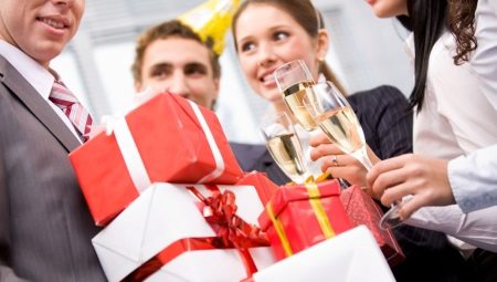 Gift Ideas for Anniversary Director