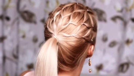 Hairstyles for medium hair with elastic bands at home