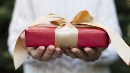 What can you give to a friend?