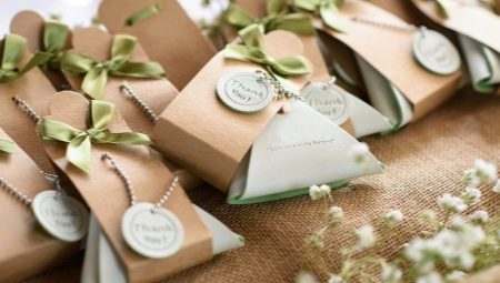 What to give to guests at a birthday party?