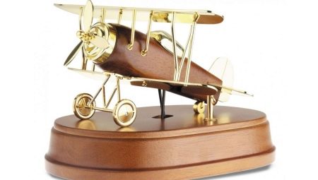 What to give to the pilot?