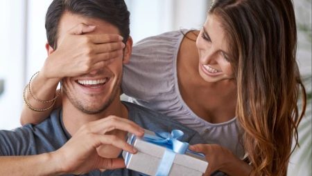 ماذا تعطي الرجل لمدة 33 سنة؟