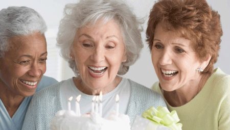 What to give a woman for 70 years?