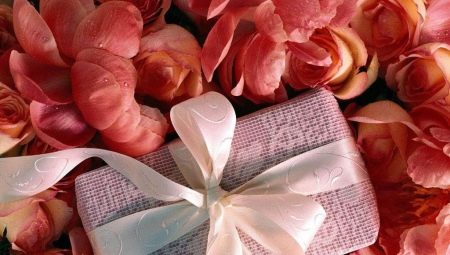 สิ่งที่จะให้ผู้หญิงในวันครบรอบ?