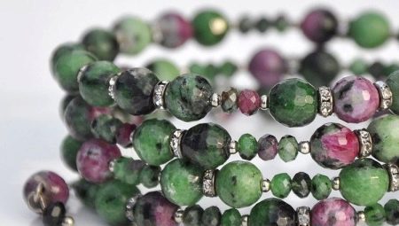 Zoisite: how does it look and where is it mined?