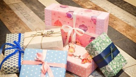 How nice to fold a sweater as a gift?