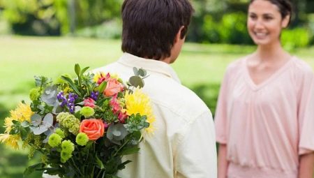 What flowers to give a girl?