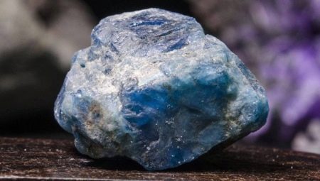 Apatite stone: deposits, properties and application