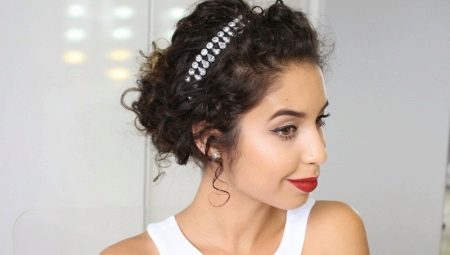 Hairstyles with curls: ideas for every day and holiday