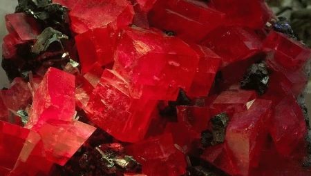 Rhodochrosite: description, properties and varieties