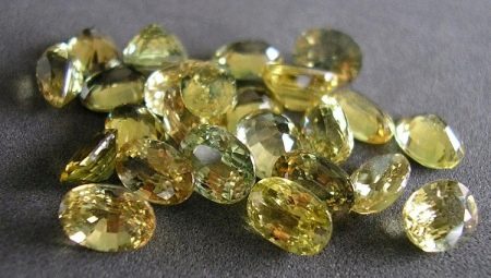 Yellow sapphires: what they look like and who suit?