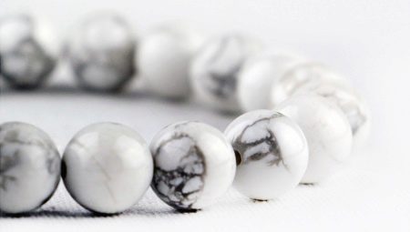 Govlit: features and properties of the stone