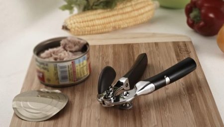 How to use a can opener?