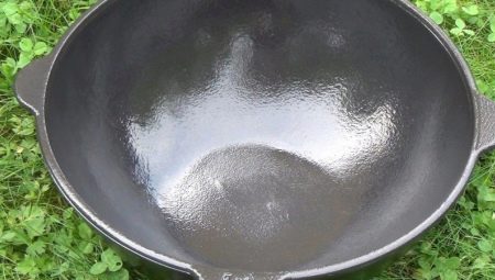 How to clean a cauldron?