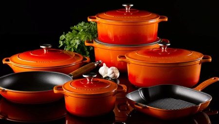 Pans with non-stick coating: the pros and cons, the nuances of choice