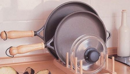 Supports for covers from pans: types and nuances of choice