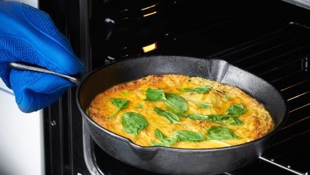 Frying pans for roasting in the oven