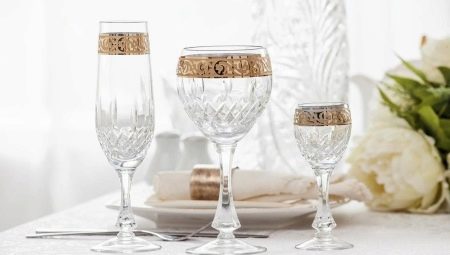 Crystal tableware: properties and features of choice