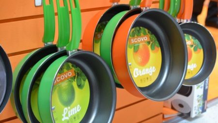 Features popular models of frying pans Scovo