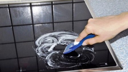 Scraper for glass-ceramic plates: types, how to choose it?