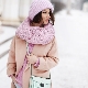 What to wear a pink scarf?