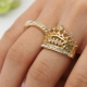 Wedding rings in the form of a crown