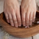 Cooking baths to strengthen nails