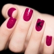 Crimson manicure: features and design options