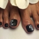 Matt pedicure - non-standard solutions in nail design