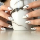 How to make a marble manicure gel varnish?
