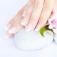 Features classic nail