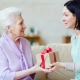 What to give a grandmother for 70 years?
