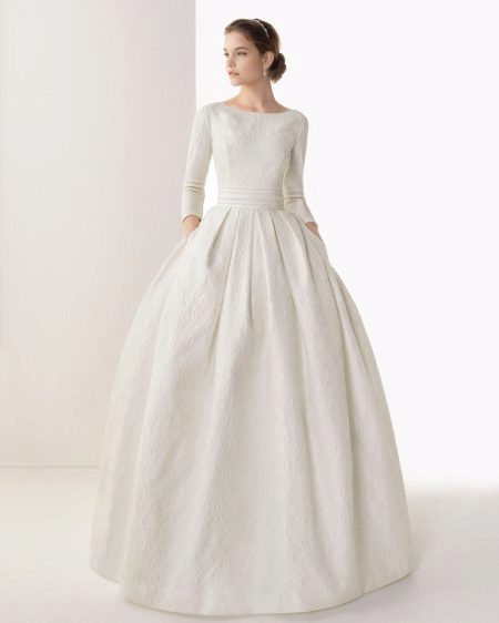 Wedding dress with sleeve to elbow