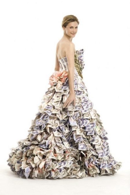 Wedding dress of money